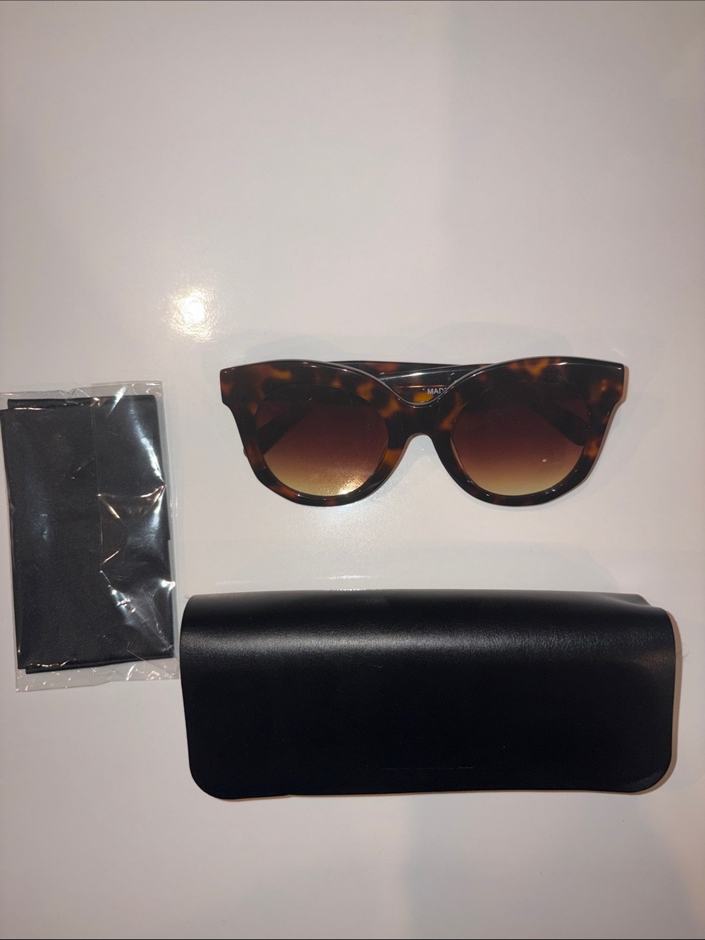 Tortoiseshell Zara Cat-Eye Women's Sunglasses - Brown Gradient Lenses